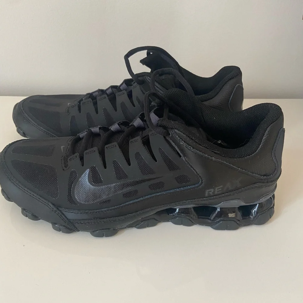 Nike Reax 8 TR Black Anthracite Running Training Men's Sz 8 Sneakers